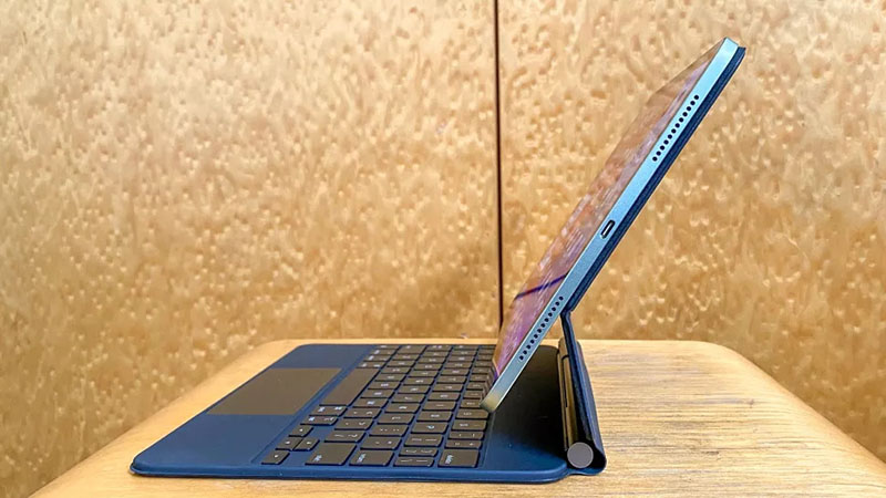 تصویری از درگاه USB-C آیپد ایر 4