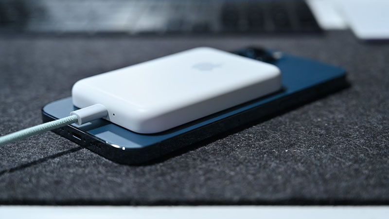 اتصال Battery Pack به آیفون 12 پرو مکس