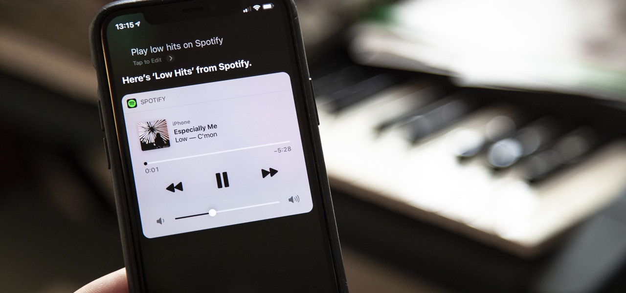 درخواست پخش موزیک از Siri
