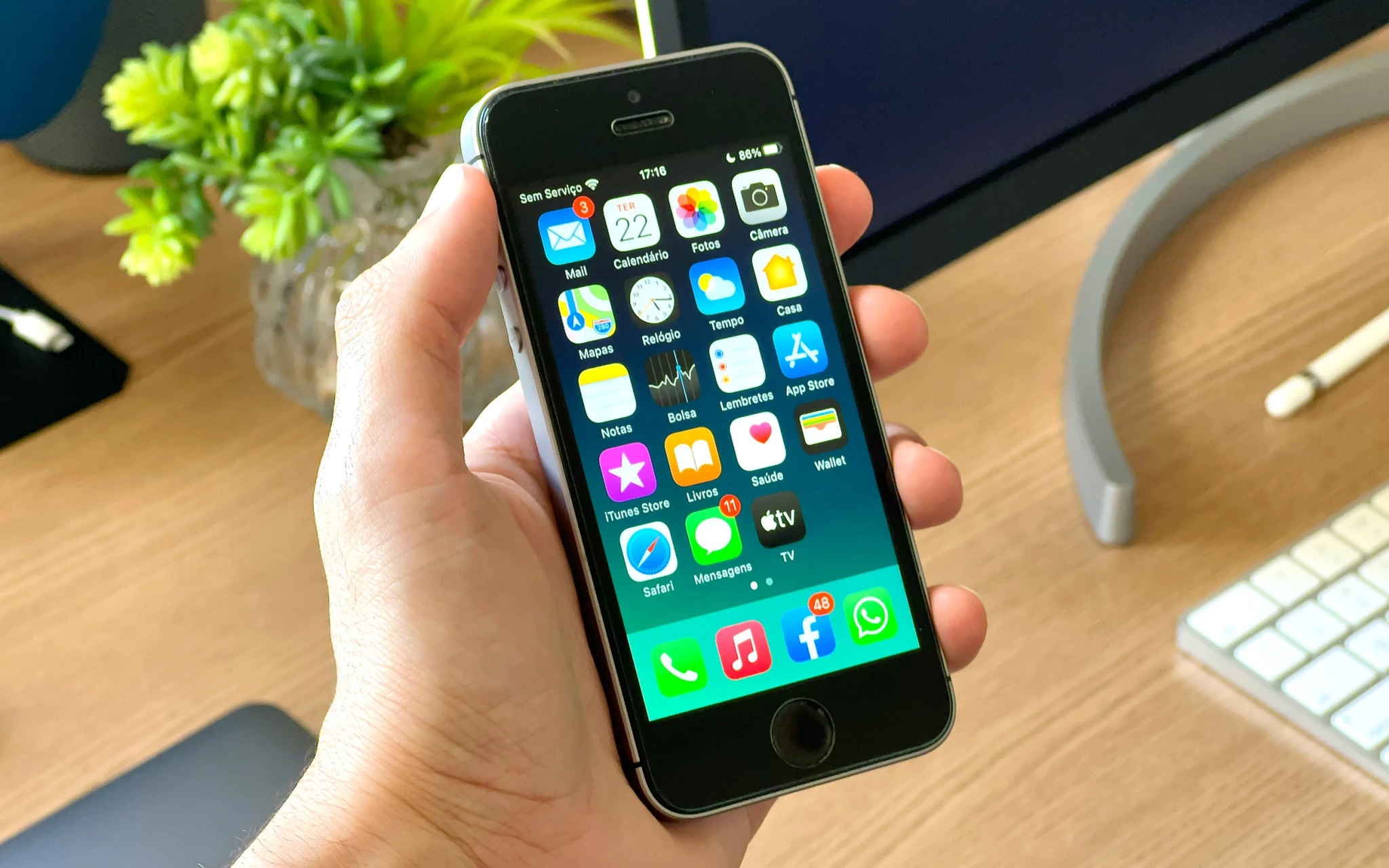 عملکرد آیفون SE با آخرین نسخه iOS