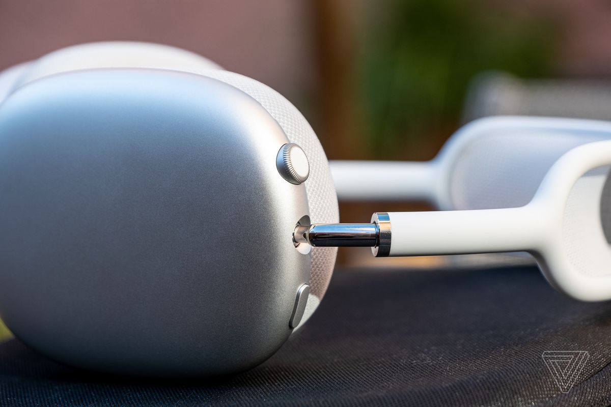نمای نزدیک از AirPods Max