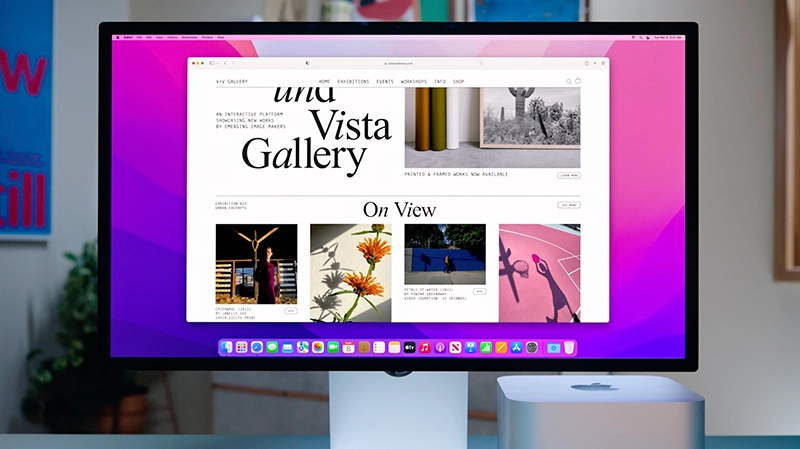 نمایی از مک استودیو در کنار Studio Display اپل