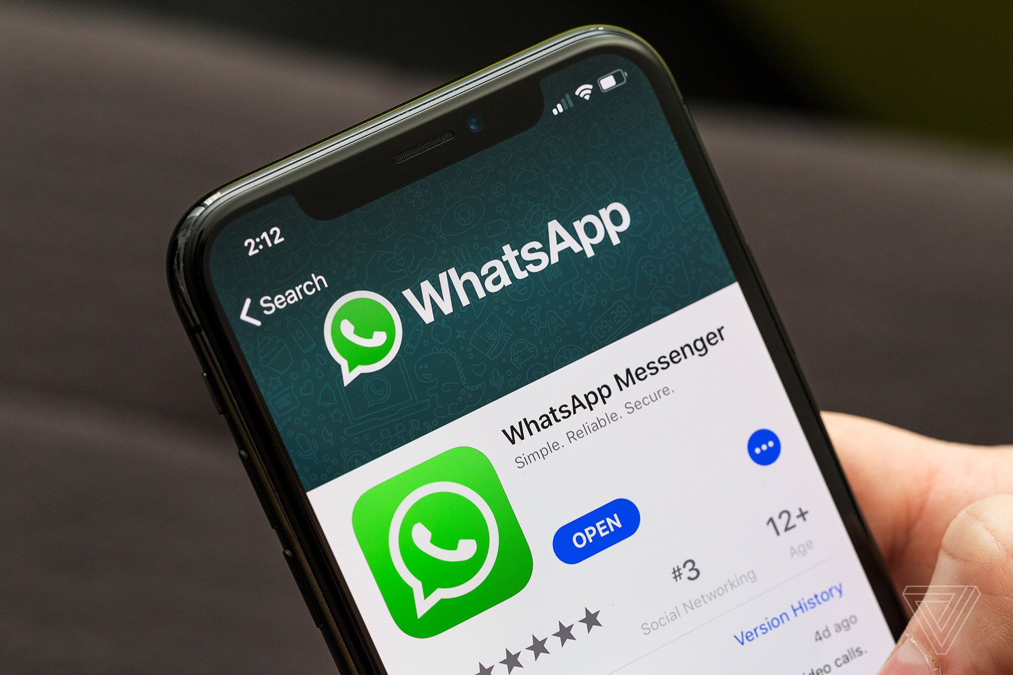 برنامه WhatsApp در آیفون