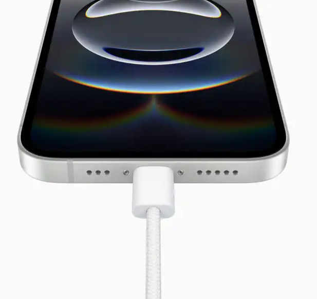 پورت USB-C آیفون 16e